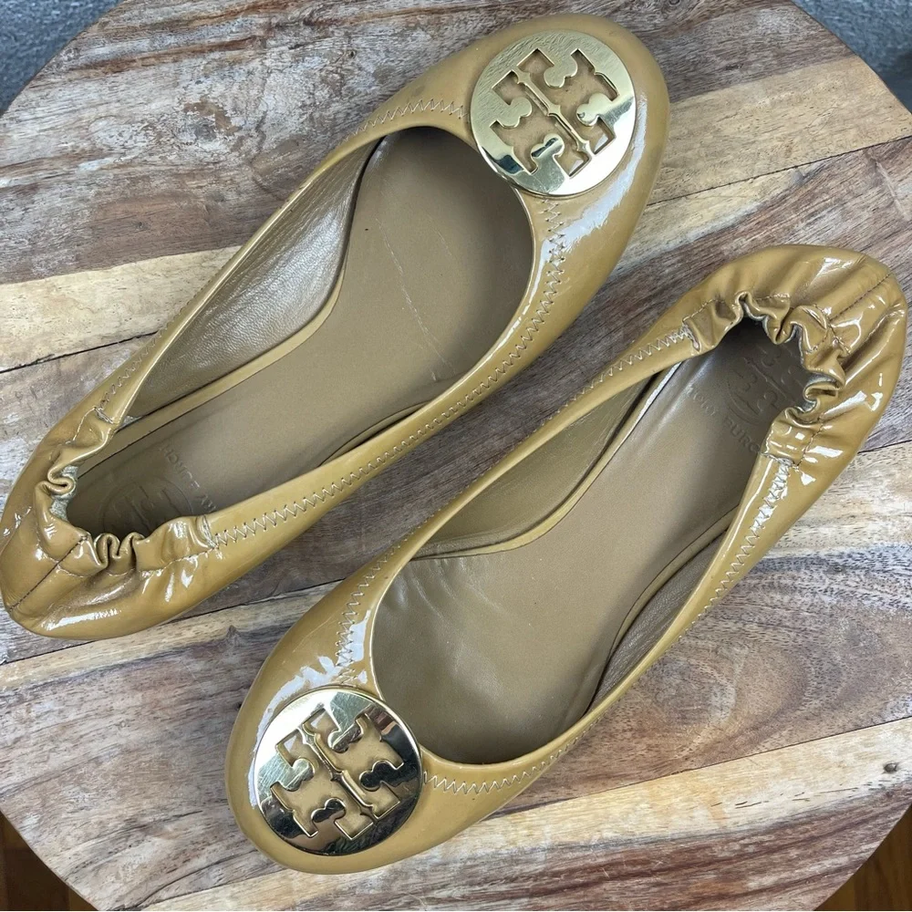 Tory Burch l 7.5M Reva Classic Patent Leather Gold Medallion Logo Ballet Flats